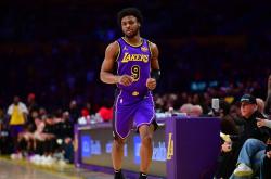 开云体育app-勒布朗詹姆斯被选为明星队长，备战下月明星赛