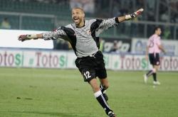 开云官网-巴勒莫门将神勇扑救，帮助球队保住三分的简单介绍