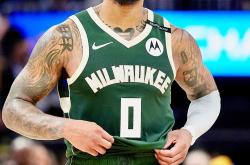 开云体育app-雄鹿客场擒下掘金，米德尔顿砍下全场最高分