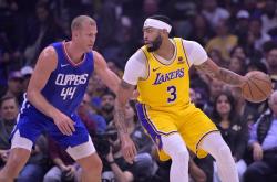 开云体育APP下载-詹姆斯砍下三双