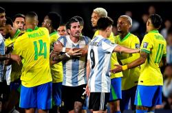 开云体育APP下载-神仙对局！足球比赛过程堪比大片