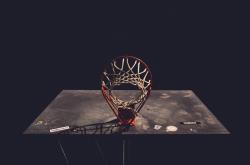 开云体育入口-莱比锡闪电战，楚阿梅尼的节奏交响曲与丹麦童话的终章