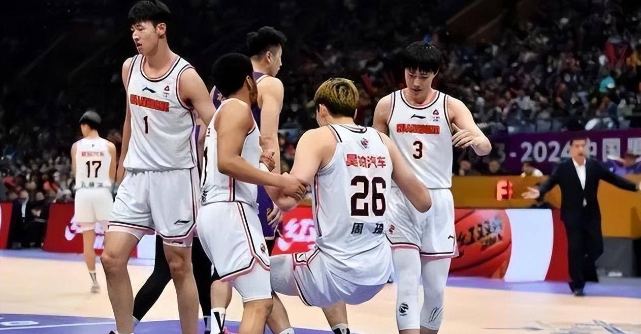 广州男篮积极备战，备受瞩目球队