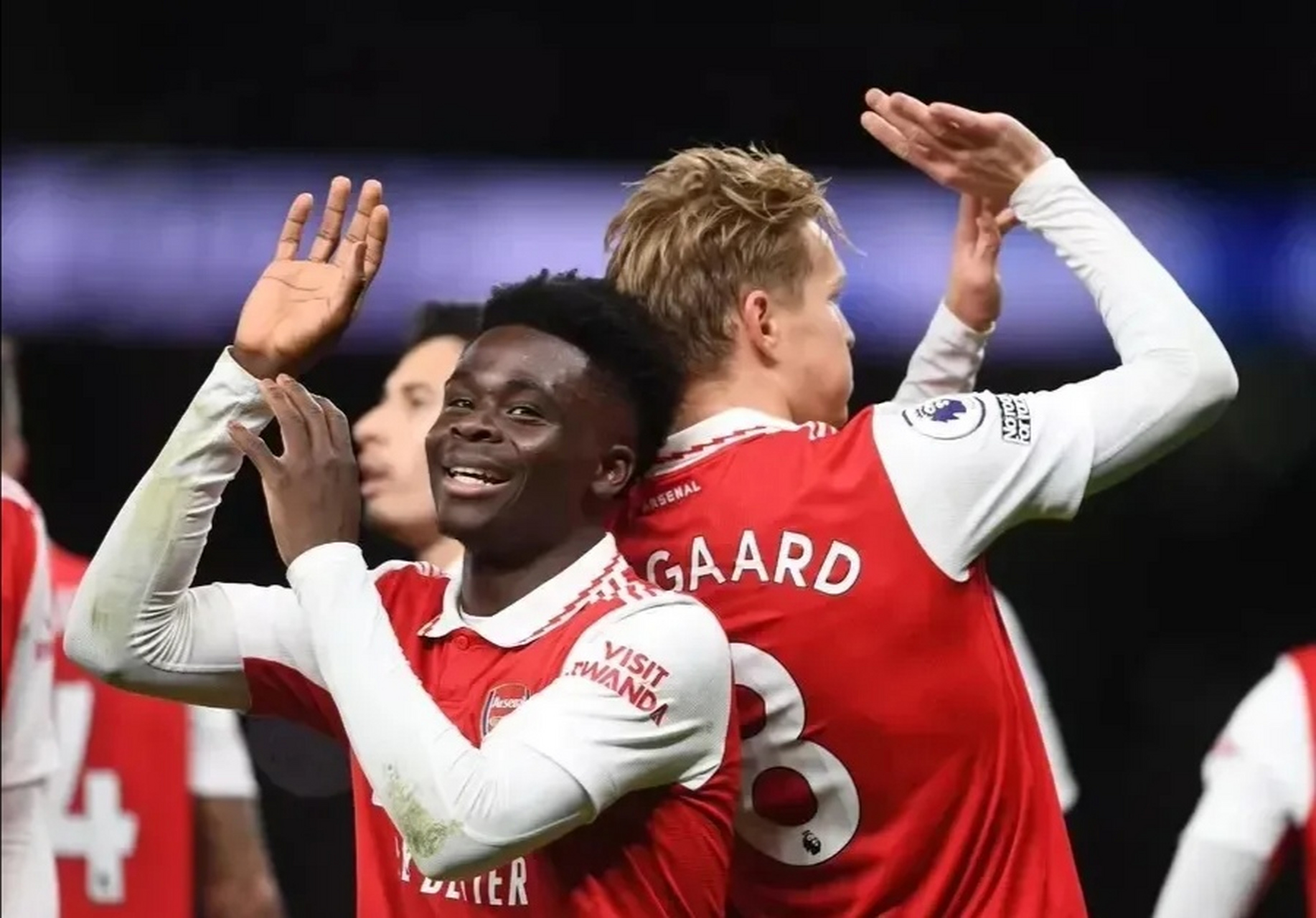 曼城客场平阿森纳，落后领头羊四分差距