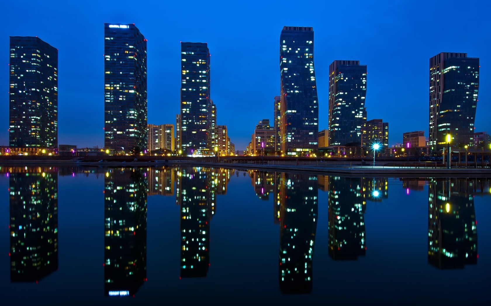 雨夜鏖战120分钟!马德里竞技加时擒下爱尔兰铁军,富安健洋铸就钢铁长城