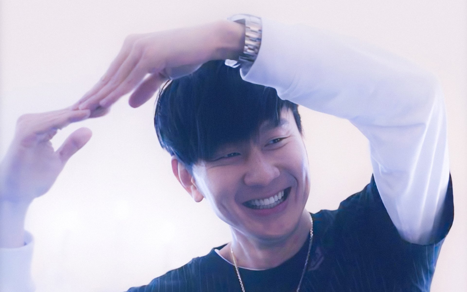 太阳的光芒永不熄灭，从球场到赛道的绝对主宰