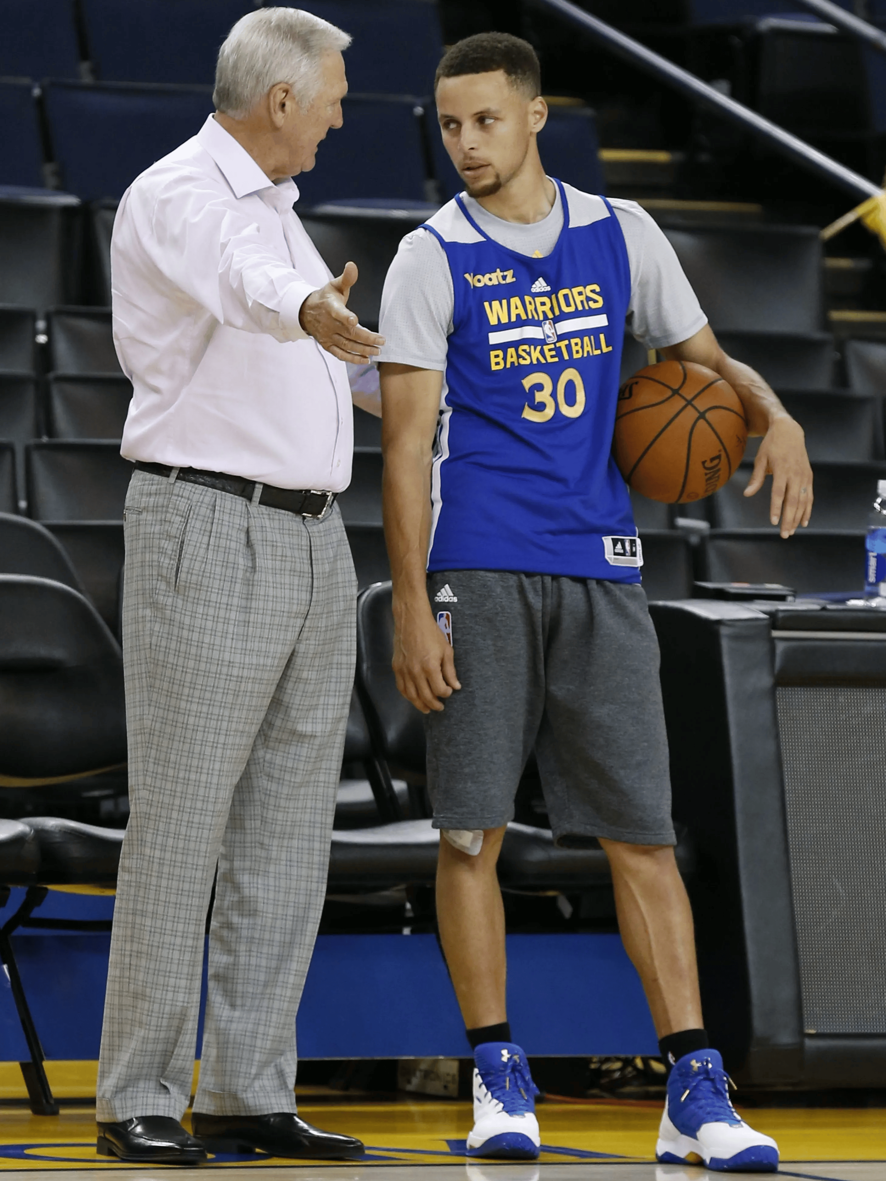 西甲国家德比之夜,库里打出生涯之夜 西甲国家德比之夜,库里打出生涯之夜